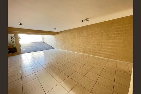 Casa para alugar com 200m², 3 quartos e 4 vagas Casa para alugar com 200m², 3 quartos e 4 vagasGaragem