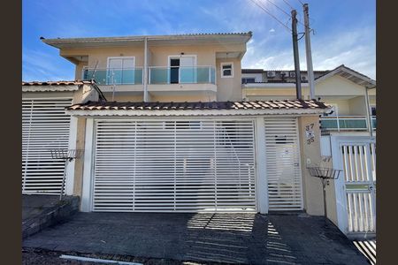 Casa para alugar com 200m², 3 quartos e 4 vagas Casa para alugar com 200m², 3 quartos e 4 vagasFachada