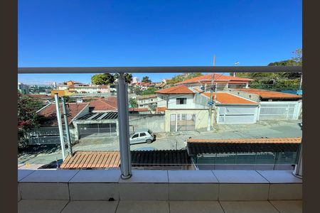 Casa para alugar com 200m², 3 quartos e 4 vagas Casa para alugar com 200m², 3 quartos e 4 vagasVaranda