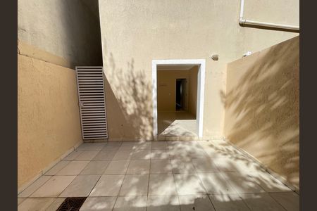 Casa para alugar com 200m², 3 quartos e 4 vagas Casa para alugar com 200m², 3 quartos e 4 vagasQuintal