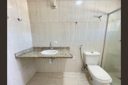 Casa para alugar com 200m², 3 quartos e 4 vagas Casa para alugar com 200m², 3 quartos e 4 vagasBanheiro 1