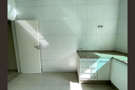 Casa para alugar com 200m², 3 quartos e 4 vagas Casa para alugar com 200m², 3 quartos e 4 vagasCozinha