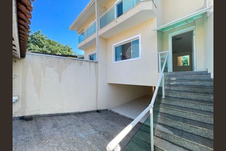 Casa para alugar com 200m², 3 quartos e 4 vagas Casa para alugar com 200m², 3 quartos e 4 vagasGaragem