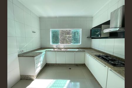 Casa para alugar com 200m², 3 quartos e 4 vagas Casa para alugar com 200m², 3 quartos e 4 vagasCozinha