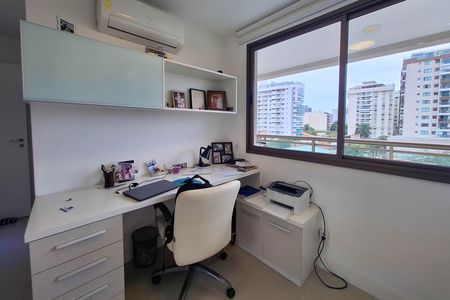 Apartamento à venda com 119m², 3 quartos e 2 vagas Apartamento à venda com 119m², 3 quartos e 2 vagasSuíte 2