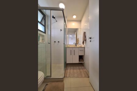 Apartamento à venda com 119m², 3 quartos e 2 vagas Apartamento à venda com 119m², 3 quartos e 2 vagasBanheiro da Suíte 2