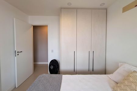 Apartamento à venda com 119m², 3 quartos e 2 vagas Apartamento à venda com 119m², 3 quartos e 2 vagasSuíte 1