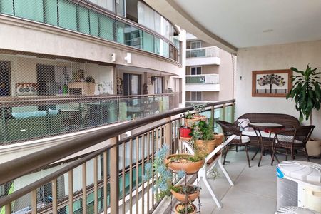 Apartamento à venda com 119m², 3 quartos e 2 vagas Apartamento à venda com 119m², 3 quartos e 2 vagasSuíte 3