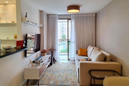 Apartamento à venda com 119m², 3 quartos e 2 vagas Apartamento à venda com 119m², 3 quartos e 2 vagasSala