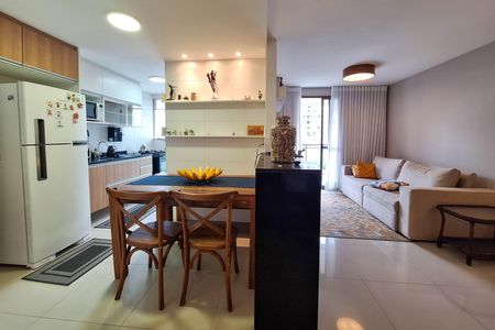 Apartamento à venda com 119m², 3 quartos e 2 vagas Apartamento à venda com 119m², 3 quartos e 2 vagasSala
