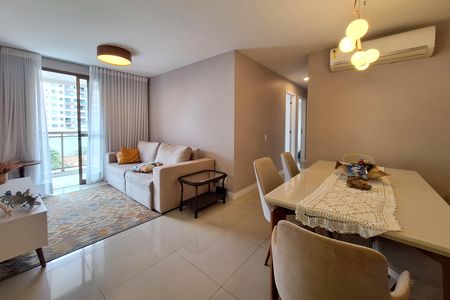 Apartamento à venda com 119m², 3 quartos e 2 vagas Apartamento à venda com 119m², 3 quartos e 2 vagasSala