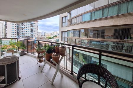 Apartamento à venda com 119m², 3 quartos e 2 vagas Apartamento à venda com 119m², 3 quartos e 2 vagasSuíte 3