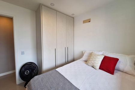 Apartamento à venda com 119m², 3 quartos e 2 vagas Apartamento à venda com 119m², 3 quartos e 2 vagasSuíte 1
