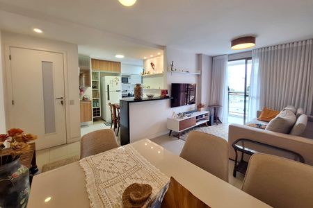 Apartamento à venda com 119m², 3 quartos e 2 vagas Apartamento à venda com 119m², 3 quartos e 2 vagasSala