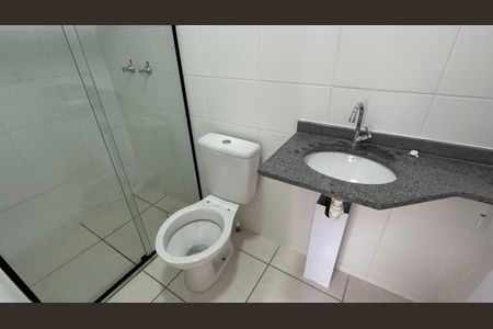 Apartamento para alugar com 60m², 3 quartos e 1 vaga Apartamento para alugar com 60m², 3 quartos e 1 vagaBanheiro do Quarto 1