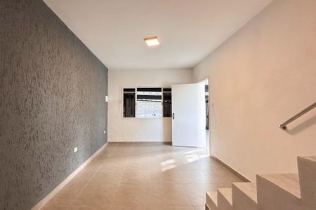 Sala de casa para alugar com 2 quartos, 230m² em Jardim Calux, São Bernardo do Campo