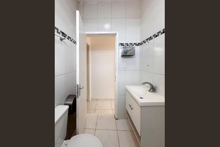 Casa para alugar com 230m², 2 quartos e 4 vagas Casa para alugar com 230m², 2 quartos e 4 vagasBanheiro Social