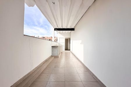 Casa para alugar com 230m², 2 quartos e 4 vagas Casa para alugar com 230m², 2 quartos e 4 vagasQuintal