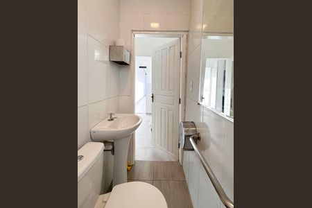 Casa para alugar com 230m², 2 quartos e 4 vagas Casa para alugar com 230m², 2 quartos e 4 vagasBanheiro de serviço