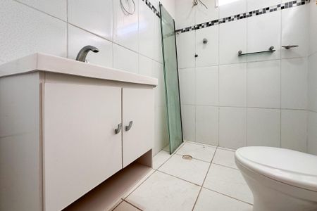 Casa para alugar com 230m², 2 quartos e 4 vagas Casa para alugar com 230m², 2 quartos e 4 vagasBanheiro Social