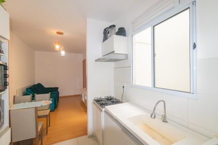 Apartamento à venda com 40m², 2 quartos e 1 vaga Apartamento à venda com 40m², 2 quartos e 1 vagaCozinha e Área de Serviço