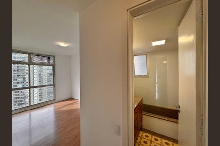 Apartamento para alugar com 260m², 4 quartos e 2 vagas Apartamento para alugar com 260m², 4 quartos e 2 vagasSuíte