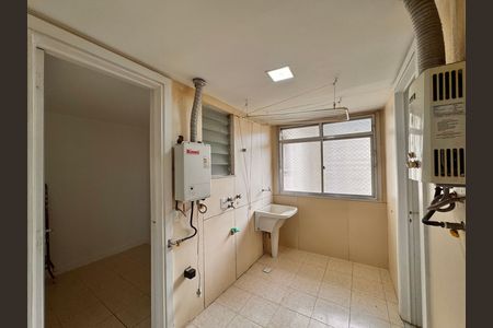 Apartamento para alugar com 260m², 4 quartos e 2 vagas Apartamento para alugar com 260m², 4 quartos e 2 vagasCozinha e Área de Serviço