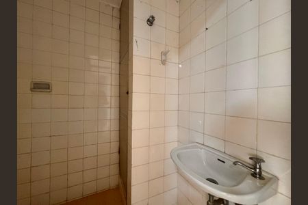 Apartamento para alugar com 260m², 4 quartos e 2 vagas Apartamento para alugar com 260m², 4 quartos e 2 vagasCozinha e Área de Serviço - Banheiro