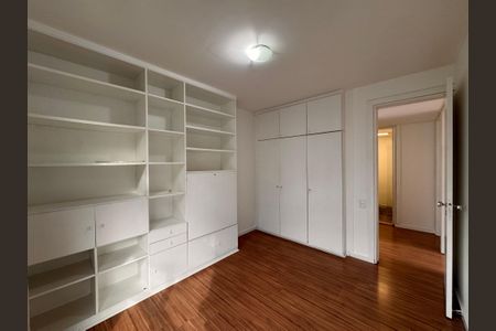 Apartamento para alugar com 260m², 4 quartos e 2 vagas Apartamento para alugar com 260m², 4 quartos e 2 vagasQuarto 3