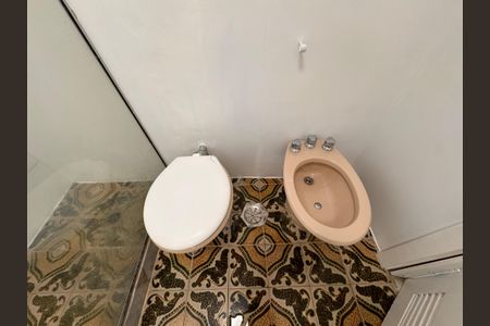 Apartamento para alugar com 260m², 4 quartos e 2 vagas Apartamento para alugar com 260m², 4 quartos e 2 vagasBanheiro Social