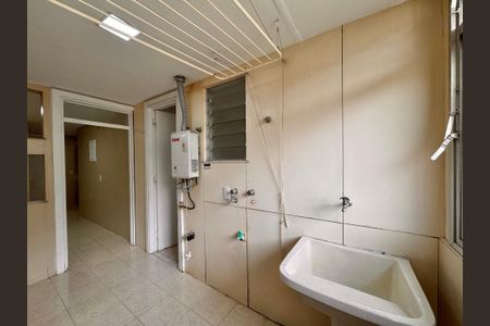 Apartamento para alugar com 260m², 4 quartos e 2 vagas Apartamento para alugar com 260m², 4 quartos e 2 vagasCozinha e Área de Serviço