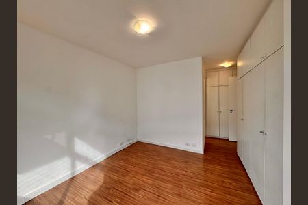 Apartamento para alugar com 260m², 4 quartos e 2 vagas Apartamento para alugar com 260m², 4 quartos e 2 vagasSuíte