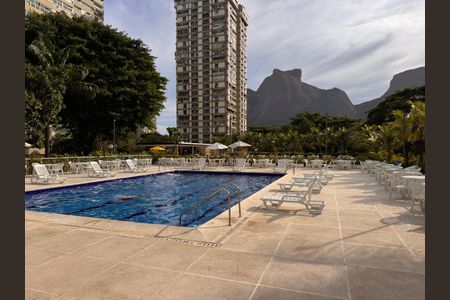 Apartamento para alugar com 260m², 4 quartos e 2 vagas Apartamento para alugar com 260m², 4 quartos e 2 vagasÁrea comum