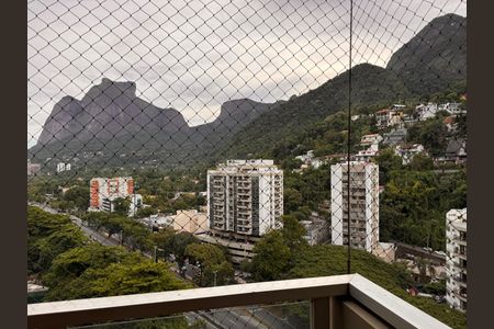 Apartamento para alugar com 260m², 4 quartos e 2 vagas Apartamento para alugar com 260m², 4 quartos e 2 vagasVaranda