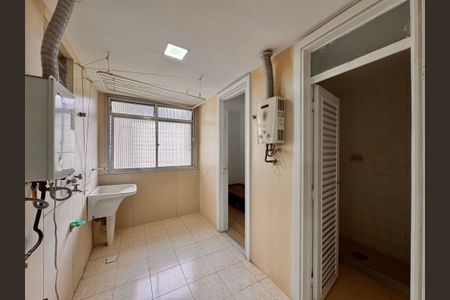Apartamento para alugar com 260m², 4 quartos e 2 vagas Apartamento para alugar com 260m², 4 quartos e 2 vagasCozinha e Área de Serviço