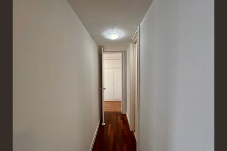 Apartamento para alugar com 260m², 4 quartos e 2 vagas Apartamento para alugar com 260m², 4 quartos e 2 vagasCorredor