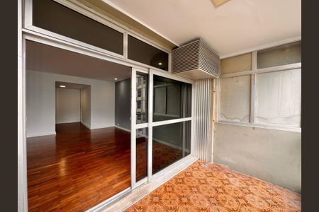Apartamento para alugar com 260m², 4 quartos e 2 vagas Apartamento para alugar com 260m², 4 quartos e 2 vagasVaranda