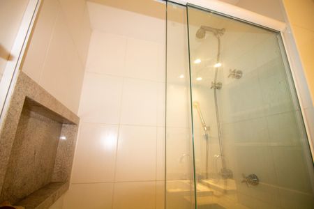 Banheiro de apartamento para alugar com 1 quarto, 42m² em Brooklin, São Paulo