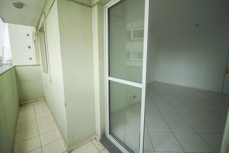Apartamento para alugar com 70m², 3 quartos e 1 vaga Apartamento para alugar com 70m², 3 quartos e 1 vagaVaranda