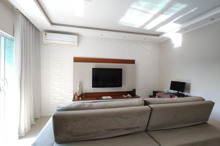 Casa de condomínio à venda com 290m², 4 quartos e 1 vaga Casa de condomínio à venda com 290m², 4 quartos e 1 vagaSala