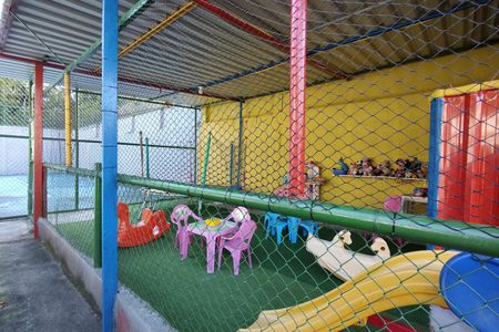 Casa de condomínio à venda com 290m², 4 quartos e 1 vaga Casa de condomínio à venda com 290m², 4 quartos e 1 vagaÁrea comum - Playground