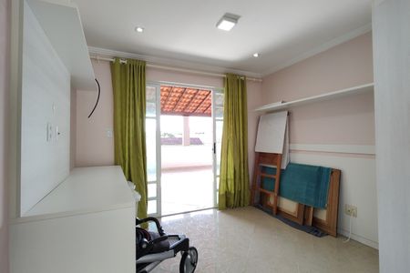 Casa de condomínio à venda com 290m², 4 quartos e 1 vaga Casa de condomínio à venda com 290m², 4 quartos e 1 vagaQuarto 4 - Armários