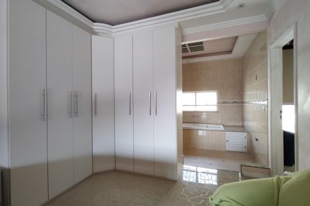 Casa de condomínio à venda com 290m², 4 quartos e 1 vaga Casa de condomínio à venda com 290m², 4 quartos e 1 vagaQuarto 3 - Suíte