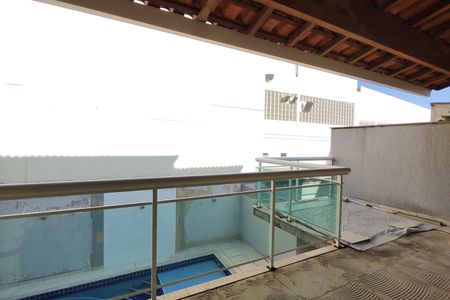 Casa de condomínio à venda com 290m², 4 quartos e 1 vaga Casa de condomínio à venda com 290m², 4 quartos e 1 vagaVaranda