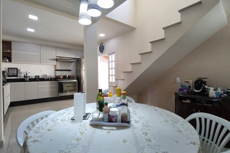 Casa de condomínio à venda com 290m², 4 quartos e 1 vaga Casa de condomínio à venda com 290m², 4 quartos e 1 vagaCozinha