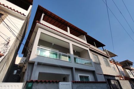 Casa de condomínio à venda com 290m², 4 quartos e 1 vaga Casa de condomínio à venda com 290m², 4 quartos e 1 vagaFachada