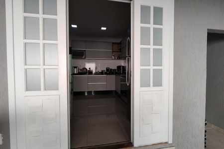Casa de condomínio à venda com 290m², 4 quartos e 1 vaga Casa de condomínio à venda com 290m², 4 quartos e 1 vagaVaranda