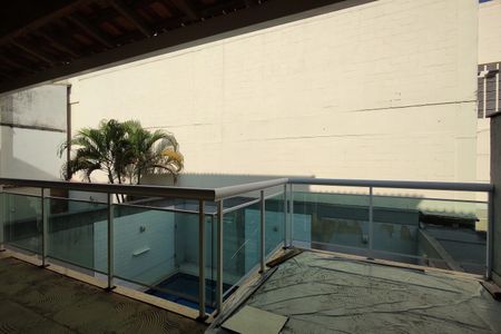 Casa de condomínio à venda com 290m², 4 quartos e 1 vaga Casa de condomínio à venda com 290m², 4 quartos e 1 vagaVaranda