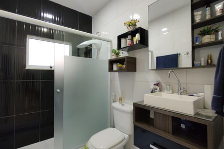 Casa de condomínio à venda com 290m², 4 quartos e 1 vaga Casa de condomínio à venda com 290m², 4 quartos e 1 vagaBanheiro Social