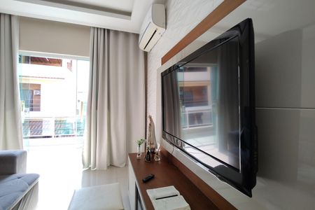 Casa de condomínio à venda com 290m², 4 quartos e 1 vaga Casa de condomínio à venda com 290m², 4 quartos e 1 vagaSala